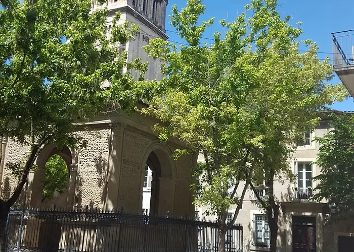 Chambre de charme au coeur du vieux Valence - Confort&Calme